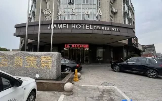 Hotel Camry