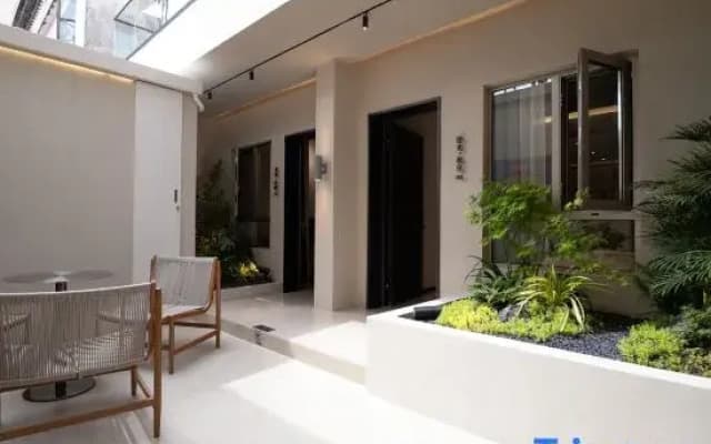 Zijing Shiguang Homestay (Zhaoqing Yanqian Village Seven Star Cave Scenic Spot)