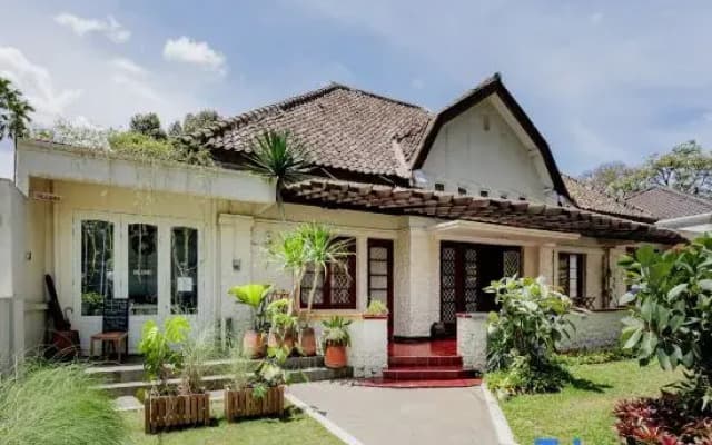 Urbanview Rumah Ebo Dago Bandung
