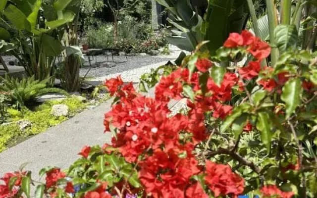 Anyue Mountain & Sea Seasons Holiday Hotel