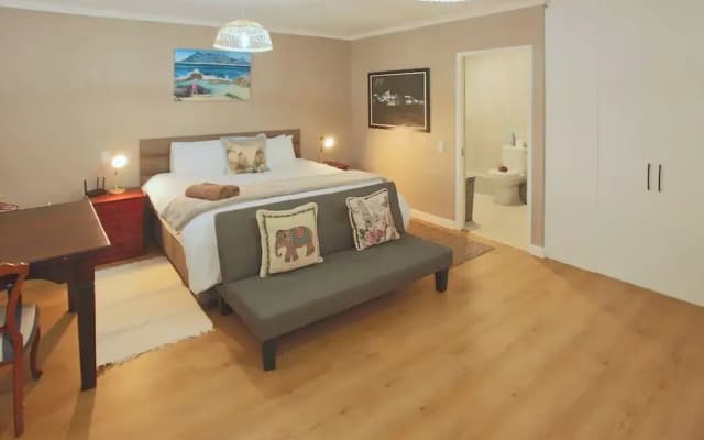 Tasties' Langebaan 8 Sleeper