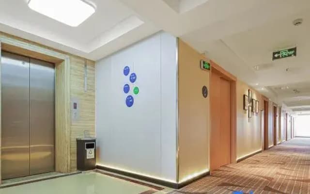 Campanile Hotel（Nanning Keyuan Zoo Subway Station Hotel)