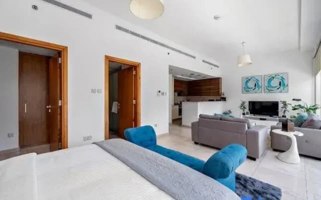 Elegant Studio with Burj Khalifa Skyline Views
