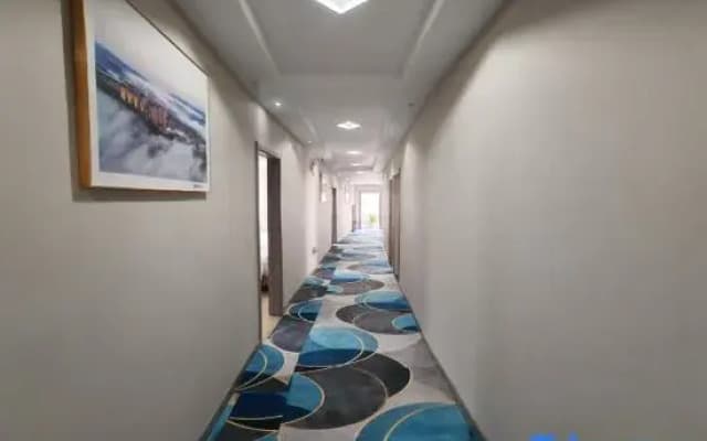 Yixuan Express Hotel (Fengdu Ghost Town)