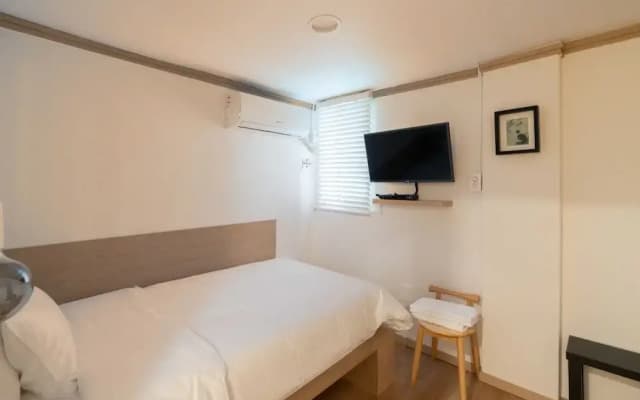 Stay 105 Haenggung Residence