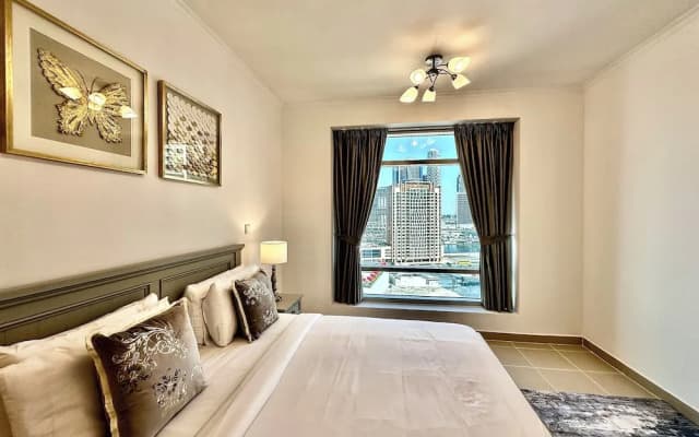 Lux BnB Burj Views