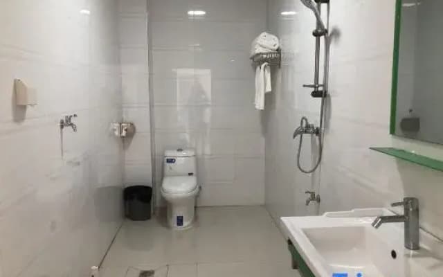 Beihai Hongwan Resort Hotel (Mangrove Happy Beachcombing)