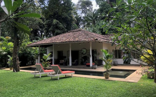 Leonora House, Talpe
