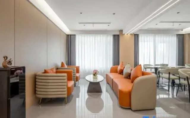 Meigao Zhixuan Hotel (Danyang Wuyue Plaza High Speed Railway Station)
