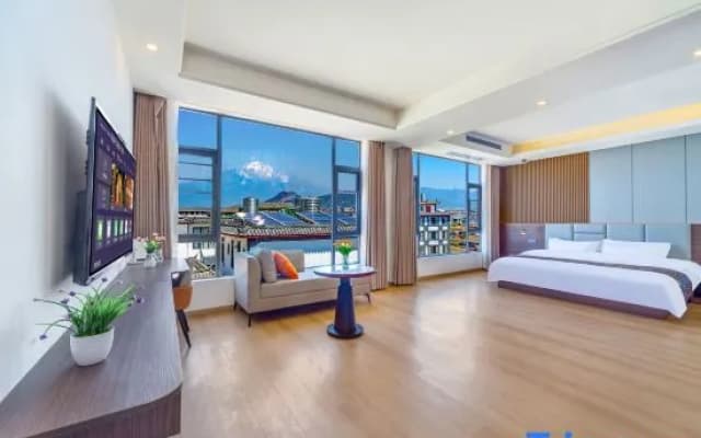 Huilianju Homestay (Lijiang High-Speed Railway Station)