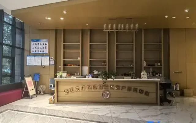 Jimo Light Luxury E-sports & Audio-Visual Hotel (Taizhou Jiaojiang Jiazhi Old Street Branch)