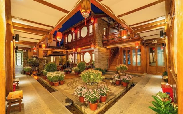 Shile Holiday Courtyard