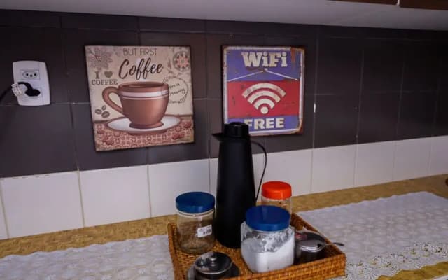Casa com Wi-fi Piscina e Garagem a 550m da Praia
