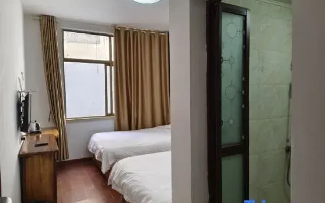 Lakeside Homestay (Hongcun West Gate)