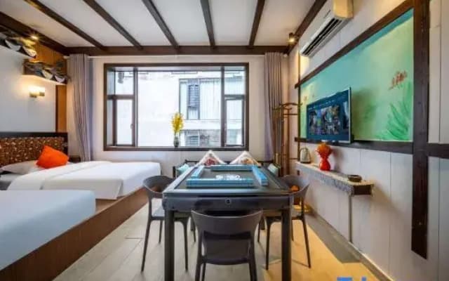 Qingya Courtyard · Sunny Villa · Designer Miaofeng Boutique Stay (Fenghuang Ancient Town)