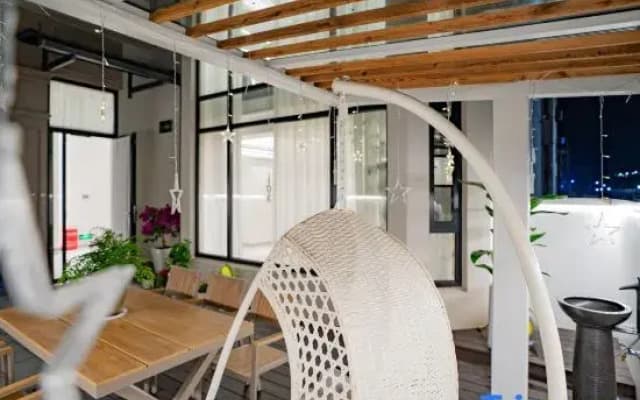 Xiangshan Shipu Black Field Hostel