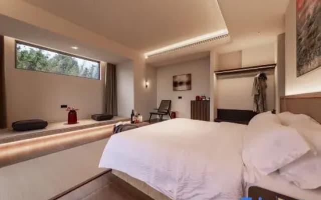 WuYun Mountain View Designer Hotel  Closest to Tianmen & Fox Fairy Show