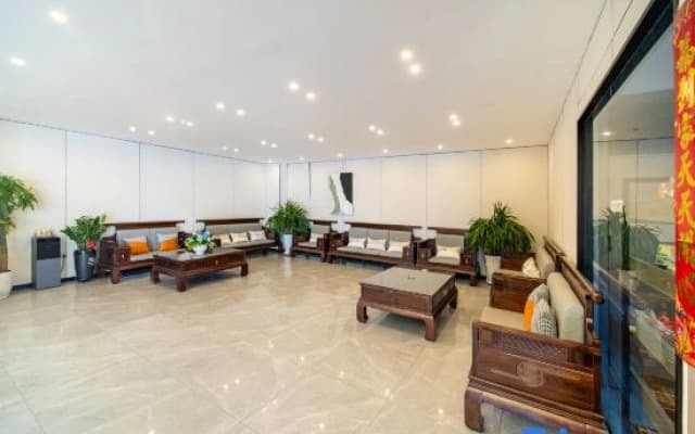 Ining Boria Hotel