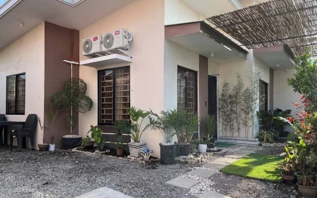 Bloomstone - 2BR Family Suite in Gensan