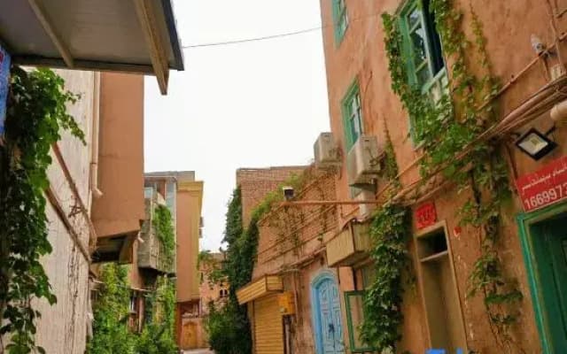 Mogdong Homestay (Kashi Ancient City Scenic Area, Embroidered Hat Bazaar Branch)