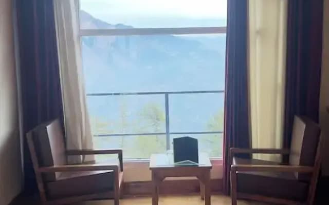 Mashobra Heights Hotel by Shalidrishya