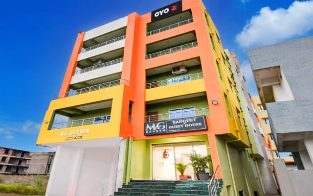 Hotel O M G Garden