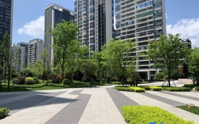 Vienna  Hotel (Guiyang Fanhuali Quanhu Park Subway Station)
