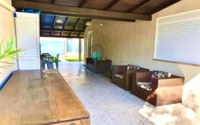 Casa com piscina aquecida na Praia do Mariscal