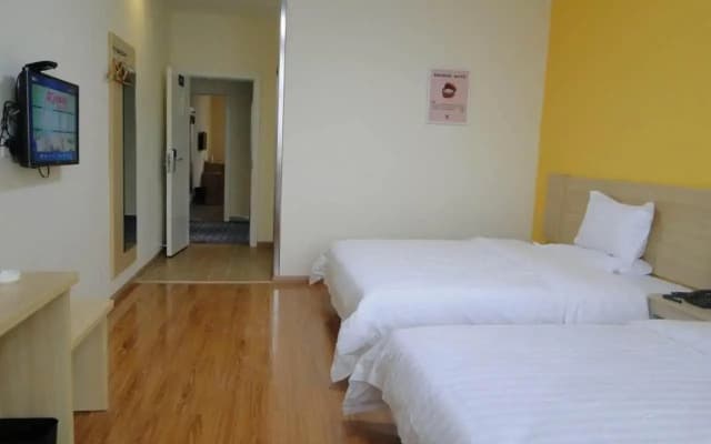 7Days Inn Taihe Guoxing Auto and Agricultural Machine City