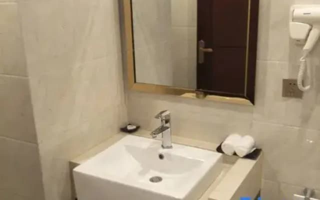 Jingyang Heyuan Zhiyou Hotel (Xi'an University of Technology Gaoke College)