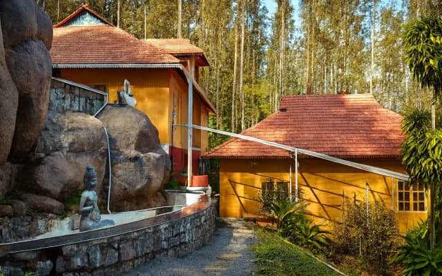 HolidayZ by Stayz Royale in Yercaud - Misty Wooden Villas