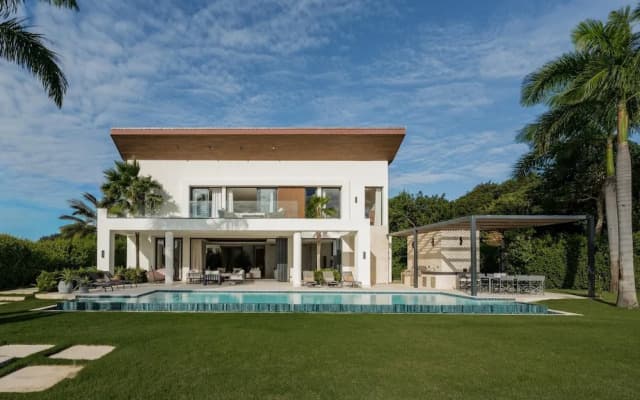 Lagos 28 - Modern Villa With Amazing Lake Views