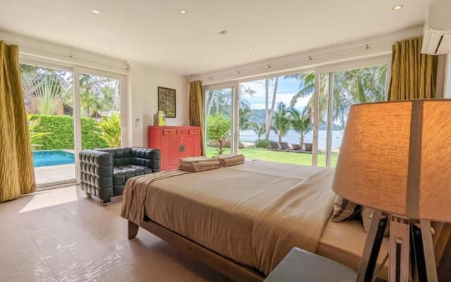 Beachfront 5-bedroom - by KohChangVillas