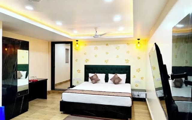 Hotel Kunj Santosh Near Jagannath Temple