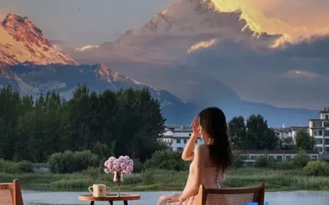 Moonlight Shiyue·Full Smart Luxury Scenic Projection Inn Lijiang Ancient Town