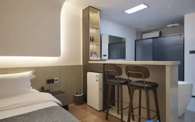 Hola Qieman Motor Hotel