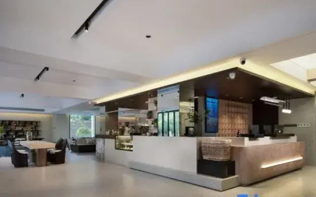 Guilin Mingjiang Hotel (Two Rivers and Four Lakes Elephant Trunk Hill)