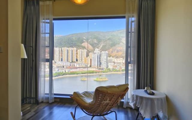 Wanghu Ju Guesthouse