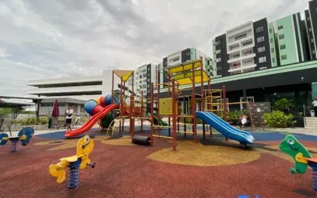 Manhattan PoolView 3bedroom suite Netflix |  Ipoh Station18