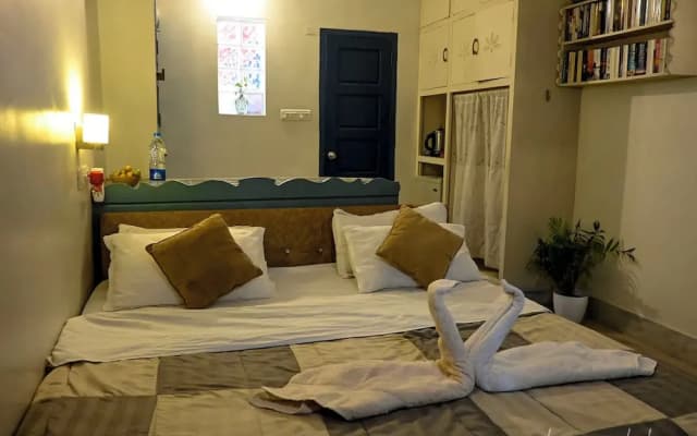 Home City Homestay & Ayurvedic Clinic