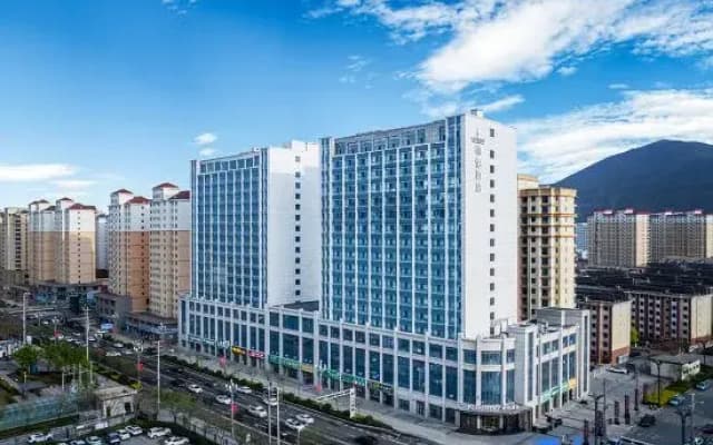 Liyi Hotel (Minhe County Government Center Branch)