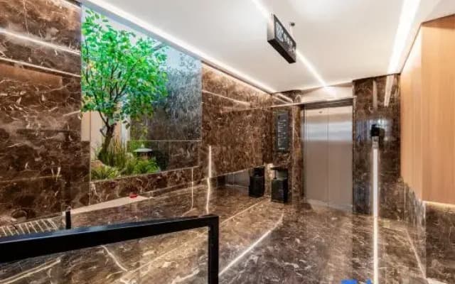 Jinyi Hotel (Wulashan West Station Branch, Urad Front Banner)