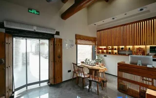Ruiying Changchun Wenquan Homestay (Xinzhou Ancient City)