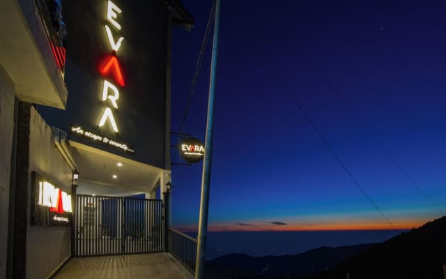 Alaya Stays Evara - 2 BHK Hilltop