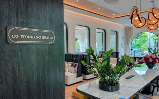 Modern 1Bdr with Pool View The Title Legendary