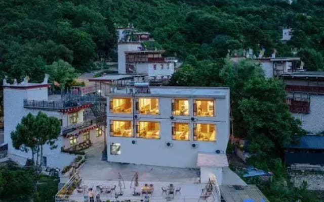 Danba XI ZANG Cloud Valley Mountain House (Zhonglu XI ZANG Village)