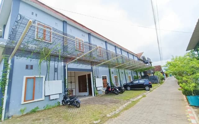 RedDoorz Syariah near Universitas 17 Agustus Banyuwangi