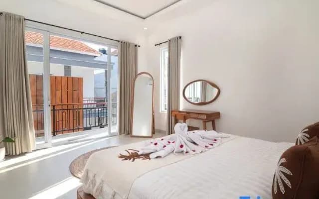 NEW 2BR Villa in Berawa w/Pool, Beach fast Wi-Fi