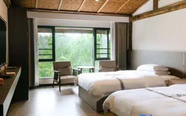 Shanshuiyuan Homestay (Emeishan Scenic Area Linggongli Parking Lot)
