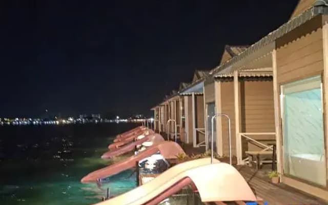 Vera Lavu Water Villa (24-Hour Chinese Housekeeper Service & Unlimited Snorkeling)